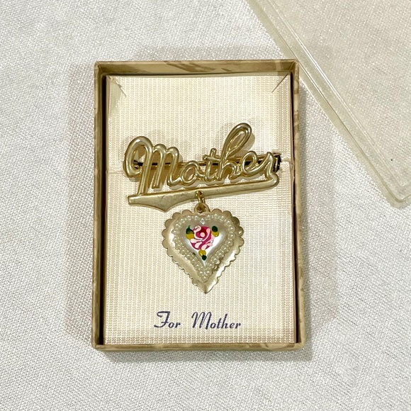 Vintage 1950’s Mother Heart Gold Brooch Pin Mid Century BRAND NEW w ORIGINAL BOX - Picture 1 of 6